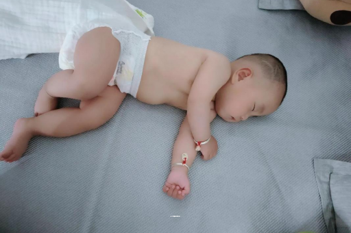 日土孕妇显怀早的原因